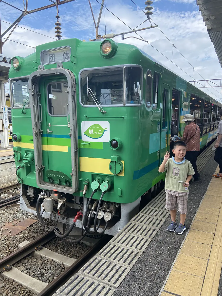 作品名稱：與「風っこ號」一起