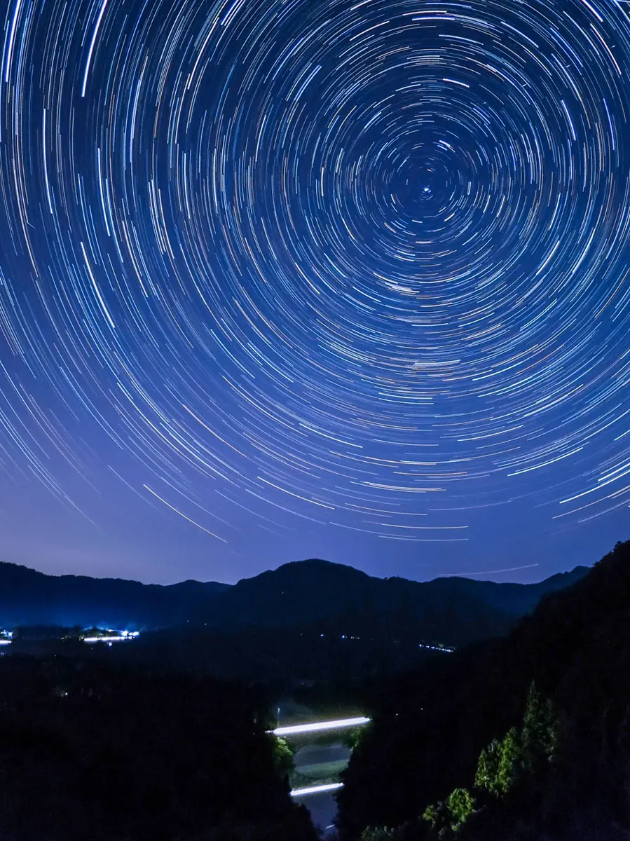 作品名稱：北天星辰的軌跡與只見線的光之軌跡