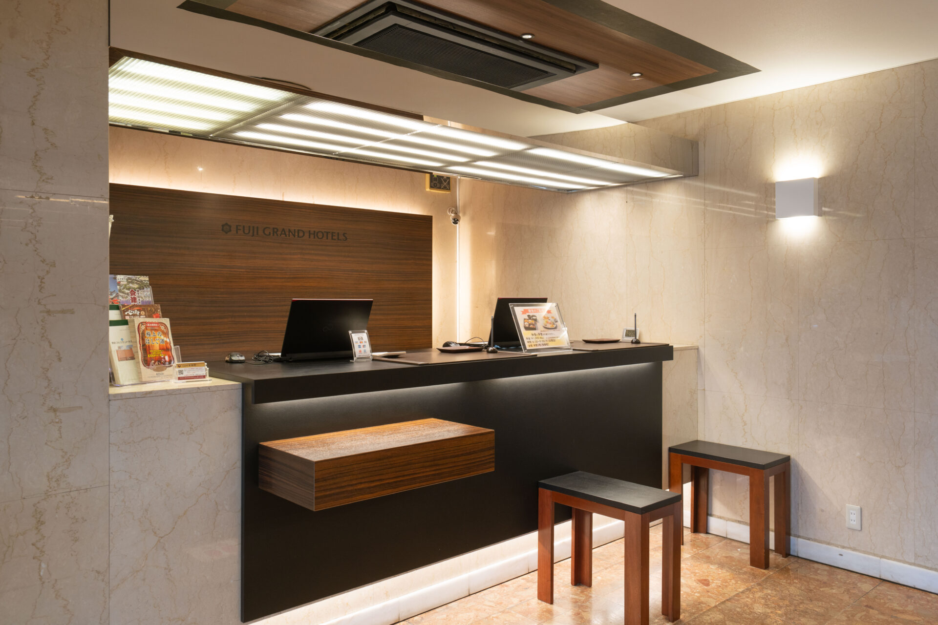 駅前フジグランドホテル 内観