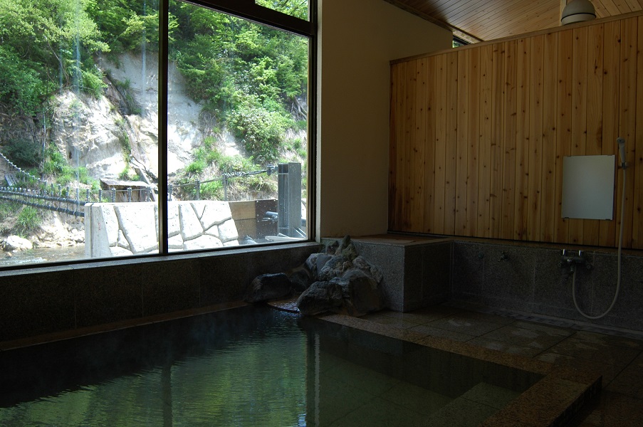 会津西山温泉　滝の湯 風呂