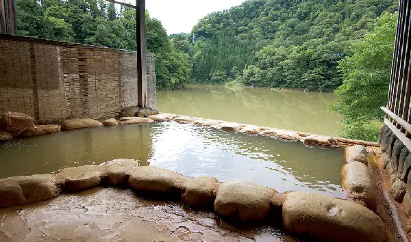 早戸温泉つるの湯（湯治棟・お食事処）